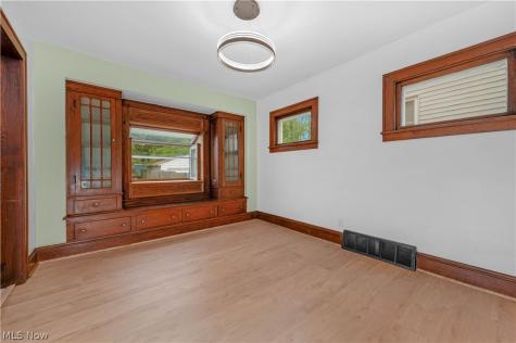 4418 Broadale Road Cleveland OH 44109