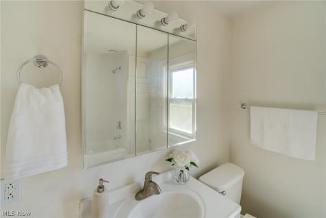 5328 Vine Street Maple Heights OH 44137