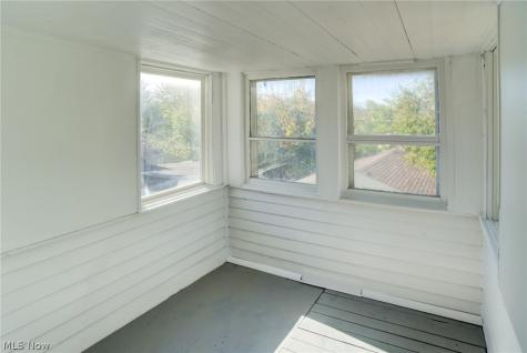 5328 Vine Street Maple Heights OH 44137