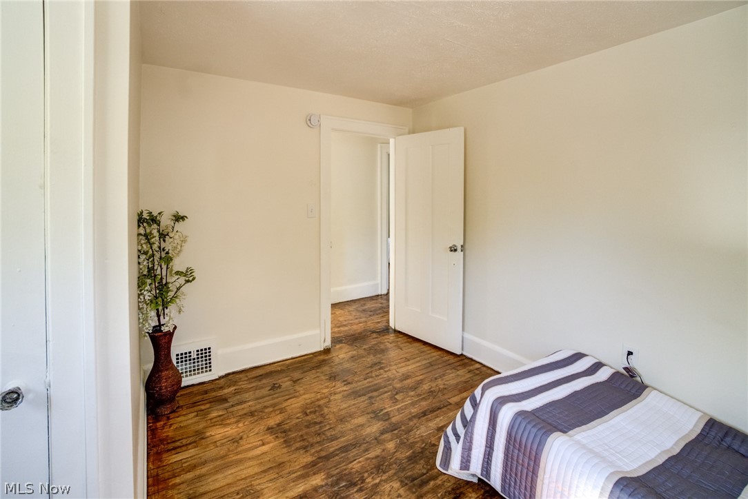 5328 Vine Street Maple Heights OH 44137