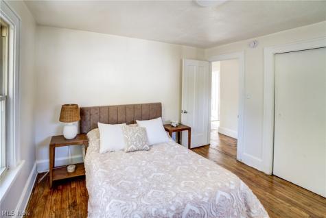 5328 Vine Street Maple Heights OH 44137