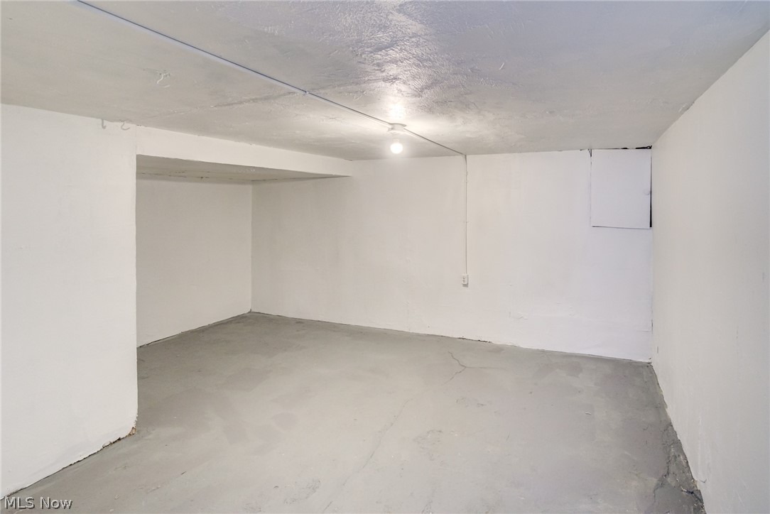 5328 Vine Street Maple Heights OH 44137