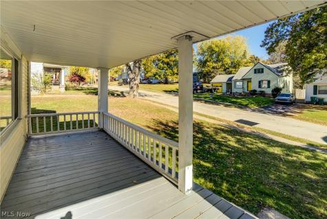 5328 Vine Street Maple Heights OH 44137