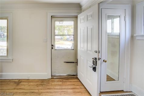 5328 Vine Street Maple Heights OH 44137