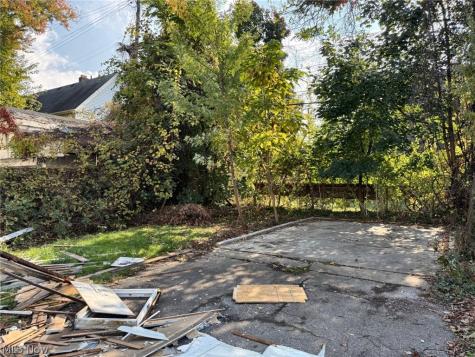 12506 Locke Avenue Cleveland OH 44108