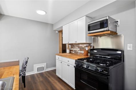 3162 Lincoln Street Lorain OH 44052