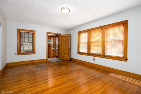 1633 Glenmount Avenue Akron OH 44301