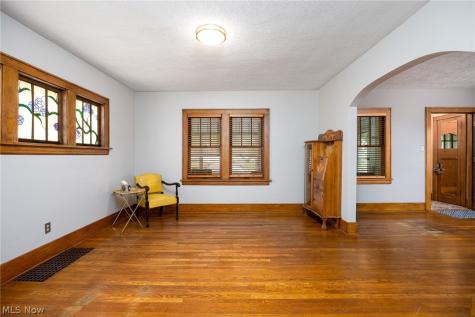 1633 Glenmount Avenue Akron OH 44301