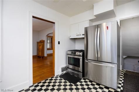 1633 Glenmount Avenue Akron OH 44301