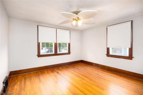 1633 Glenmount Avenue Akron OH 44301