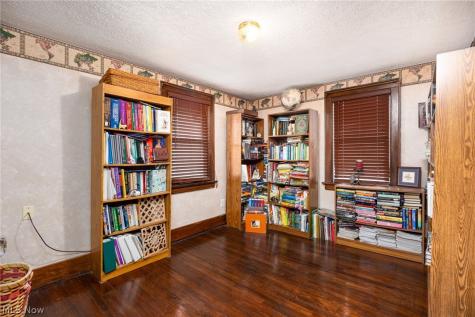 1633 Glenmount Avenue Akron OH 44301