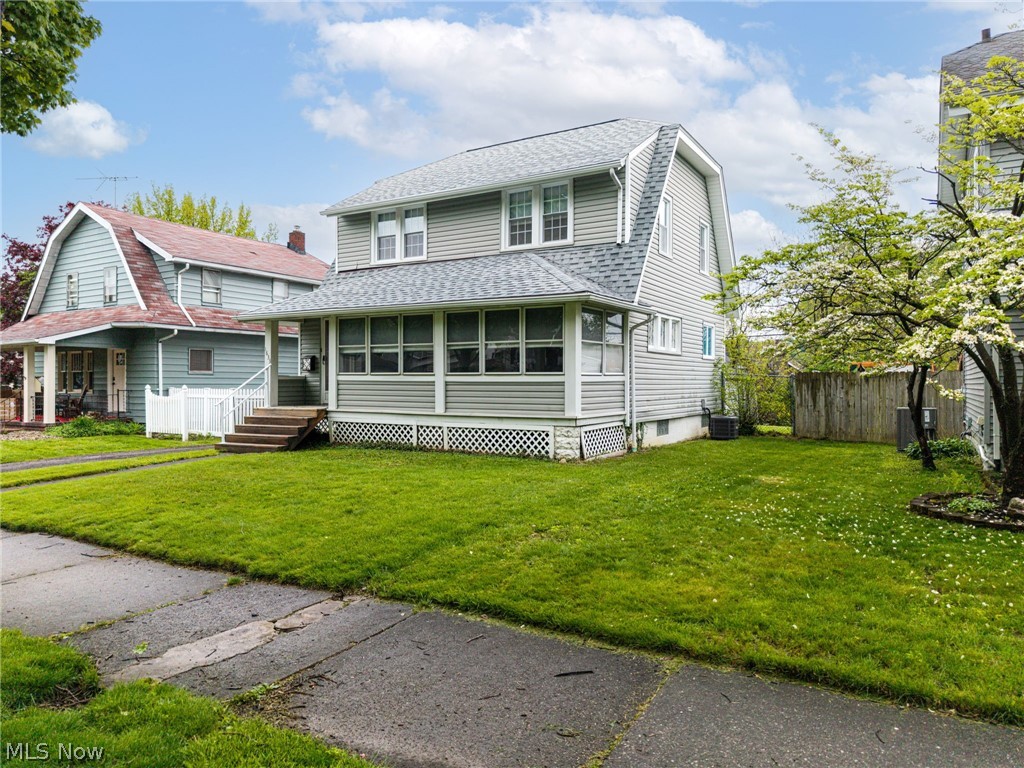 1633 Glenmount Avenue Akron OH 44301
