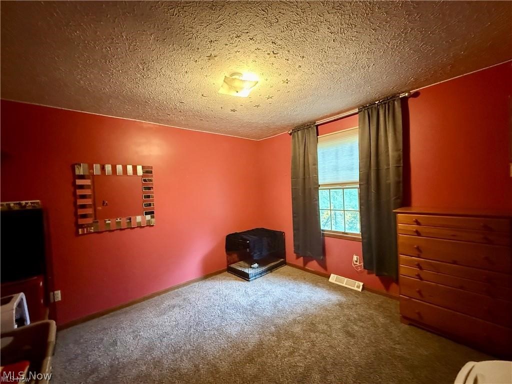 4239 State Route 39 NE New Philadelphia OH 44663