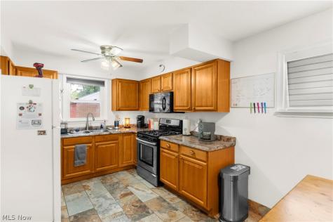 3235 Sunnybrooke Youngstown OH 44511