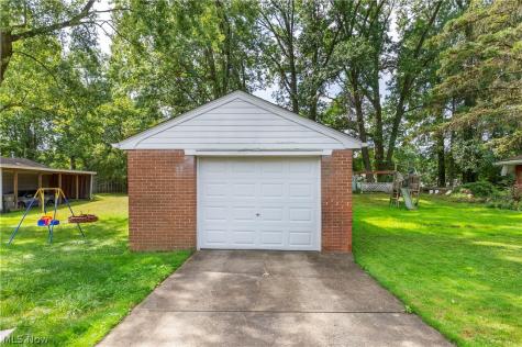 3235 Sunnybrooke Youngstown OH 44511