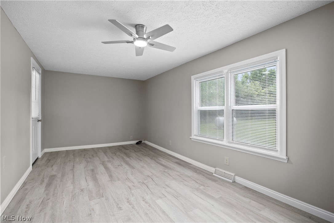 6485 Russia Road South Amherst OH 44001