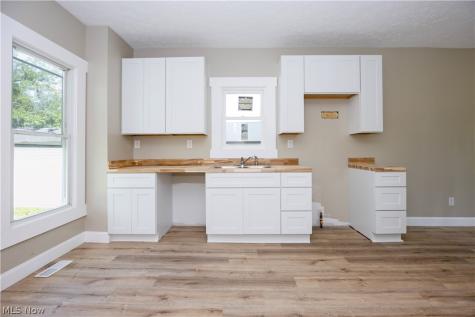 179 W Main Street New London OH 44851
