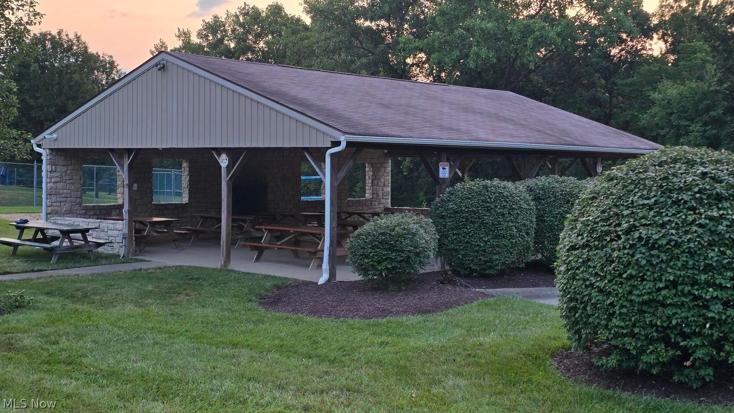 15109 Colony Ct. Court Strongsville OH 44136