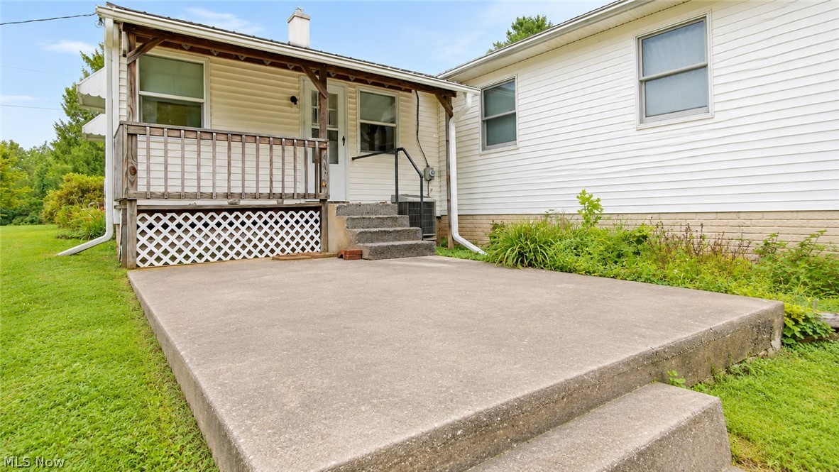 40 Sunset Drive Mcconnelsville OH 43756