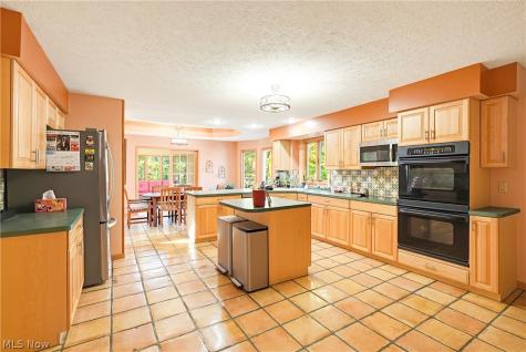 10124 Jamestown Drive North Royalton OH 44133