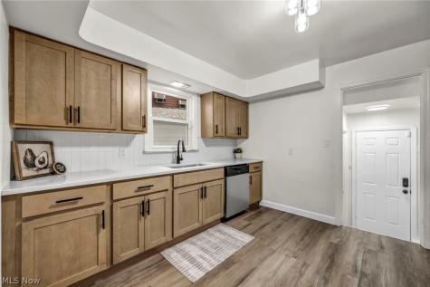 6806 Ottawa Cleveland OH 44105