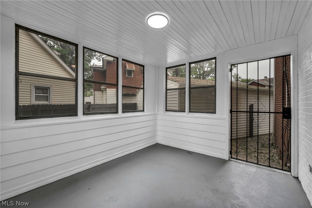 6806 Ottawa Cleveland OH 44105