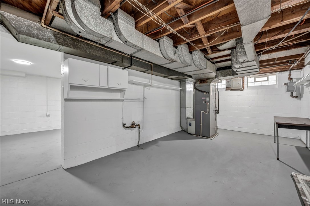 6806 Ottawa Cleveland OH 44105