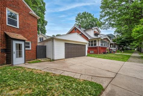 6806 Ottawa Cleveland OH 44105