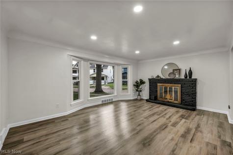 6806 Ottawa Cleveland OH 44105