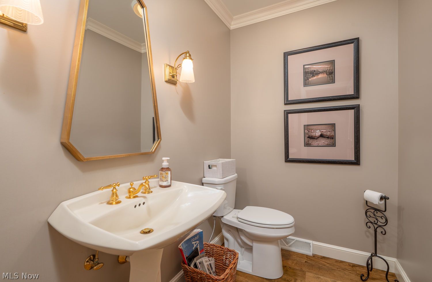 215 Chauncey Avenue NW New Philadelphia OH 44663