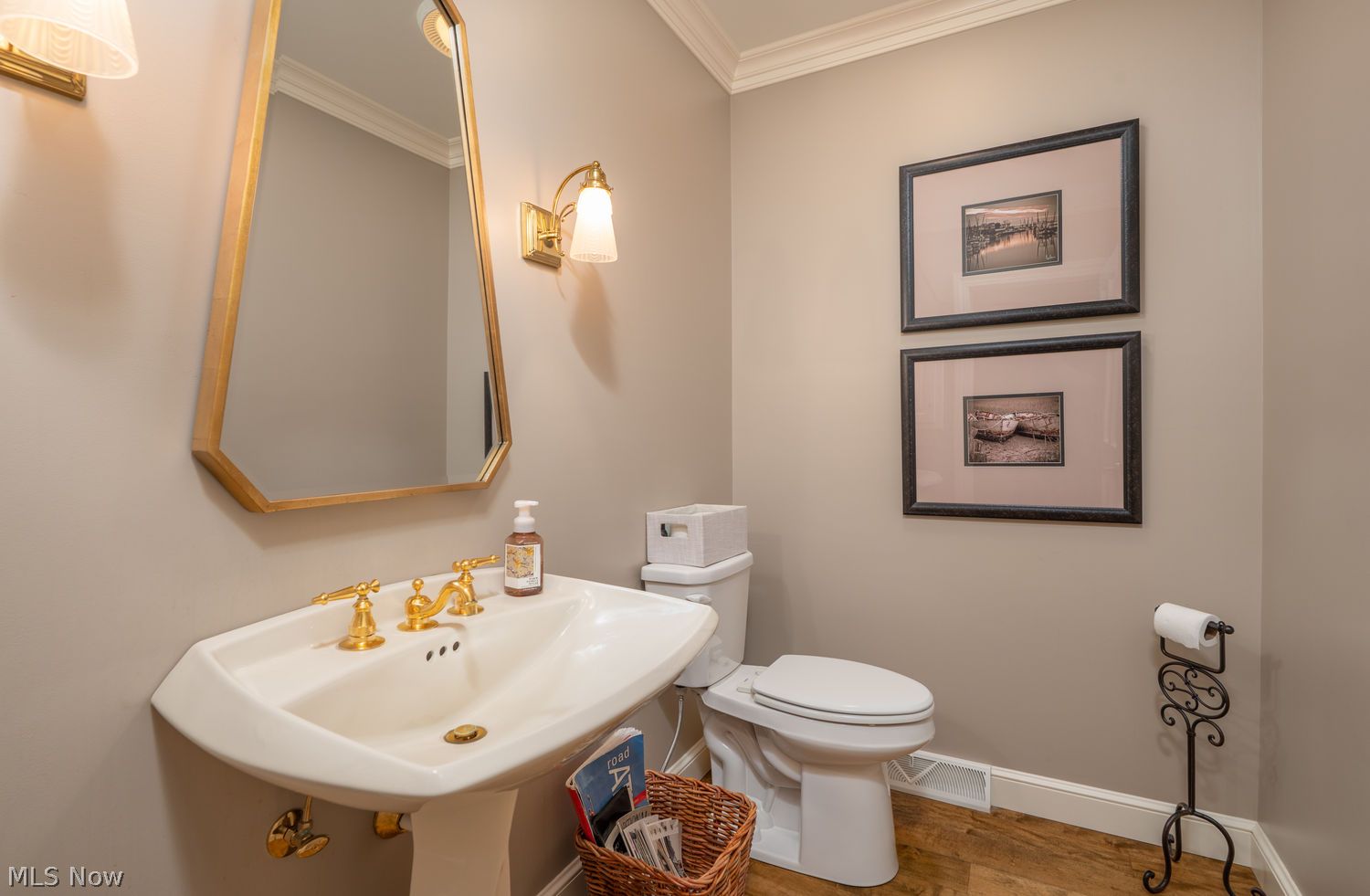 215 Chauncey Avenue NW New Philadelphia OH 44663
