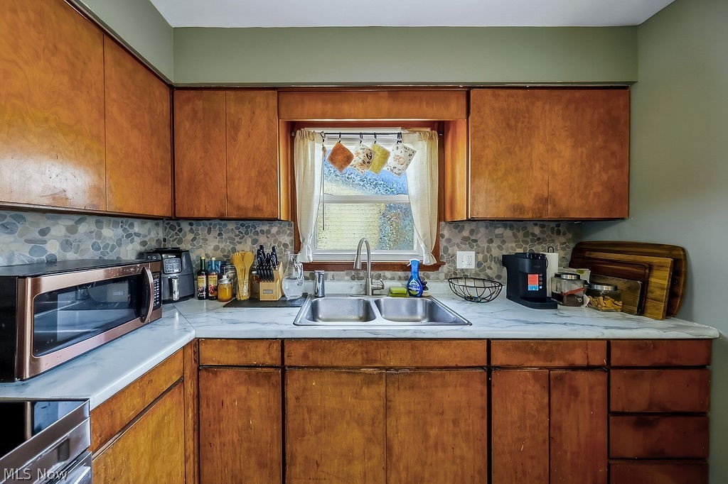 1310 E Larchmont Drive Sandusky OH 44870