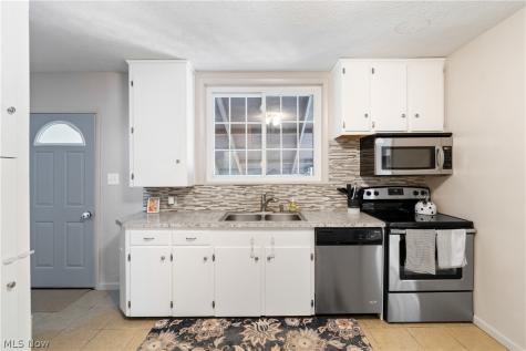 206 Bachtel Street SE North Canton OH 44720