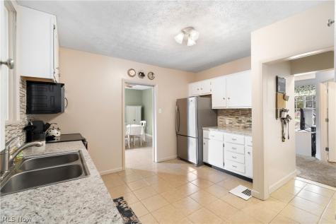 206 Bachtel Street SE North Canton OH 44720