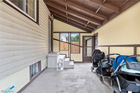 206 Bachtel Street SE North Canton OH 44720