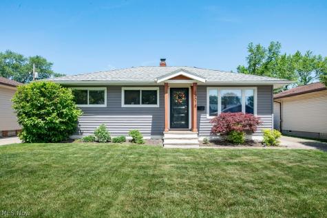 18018 Fairway Cleveland OH 44135