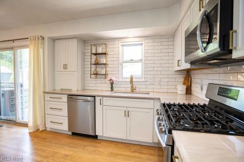18018 Fairway Cleveland OH 44135