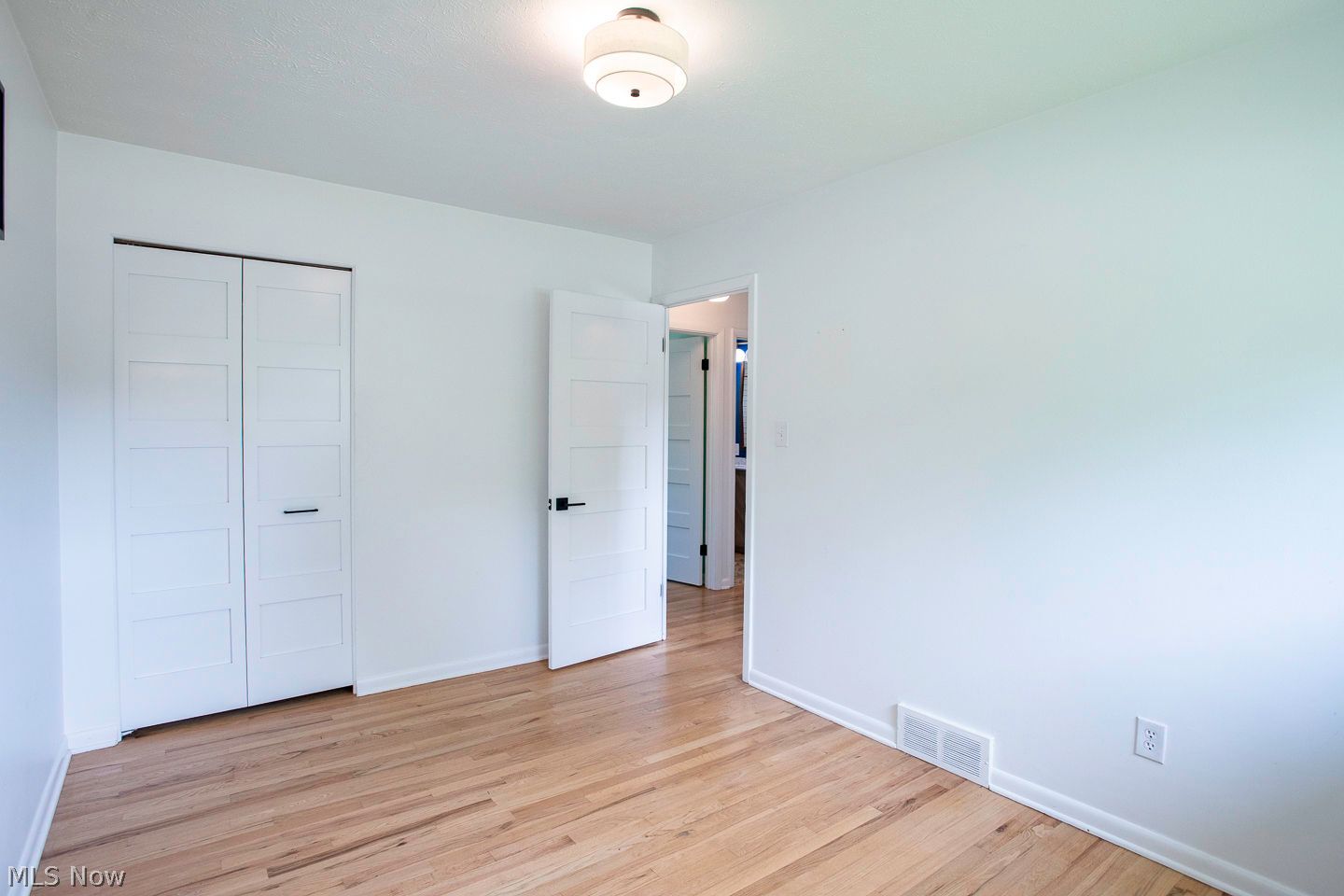 18018 Fairway Cleveland OH 44135