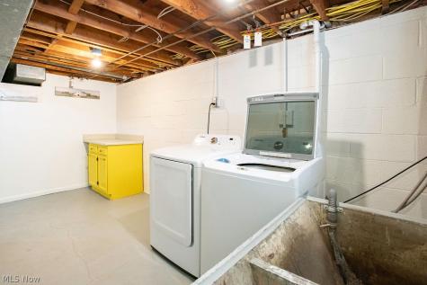 18018 Fairway Cleveland OH 44135