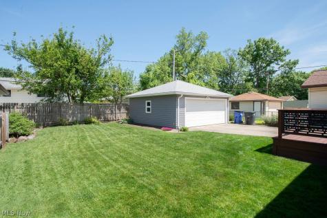 18018 Fairway Cleveland OH 44135