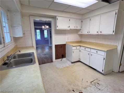2464 4th Street Cuyahoga Falls OH 44221