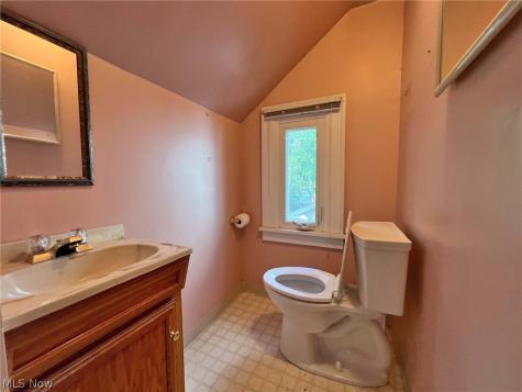 2464 4th Street Cuyahoga Falls OH 44221