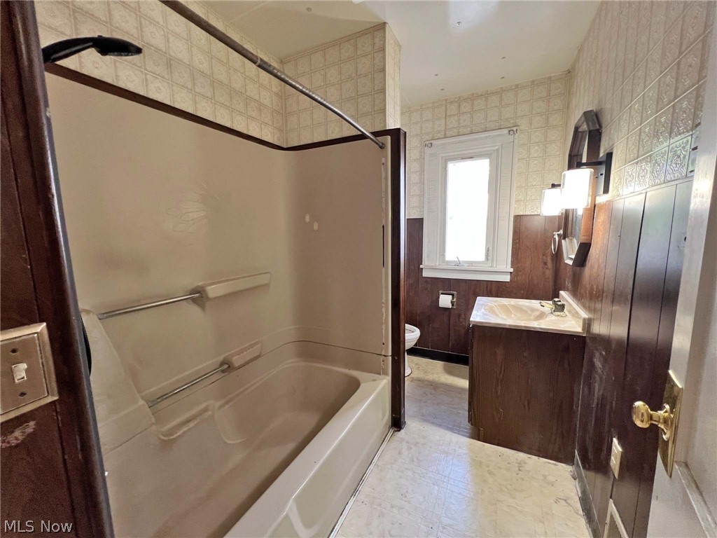 2464 4th Street Cuyahoga Falls OH 44221