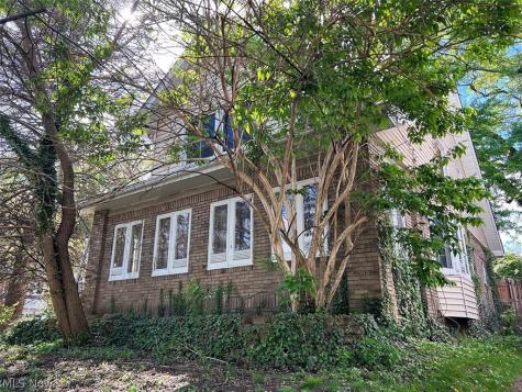 2464 4th Street Cuyahoga Falls OH 44221