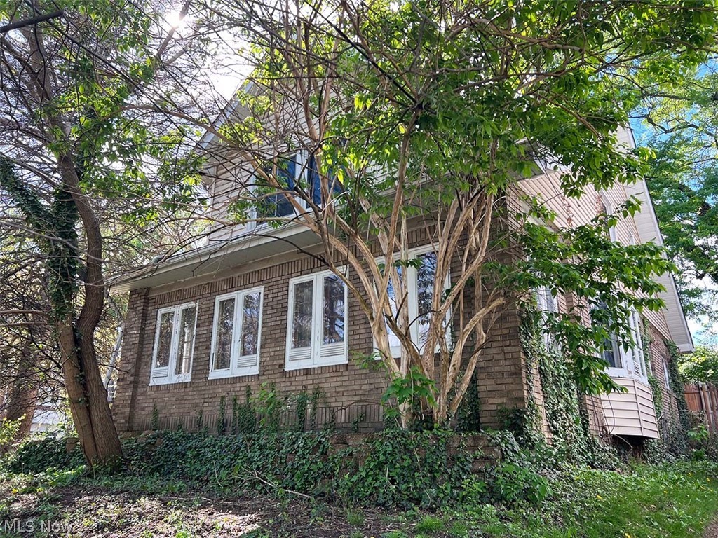 2464 4th Street Cuyahoga Falls OH 44221