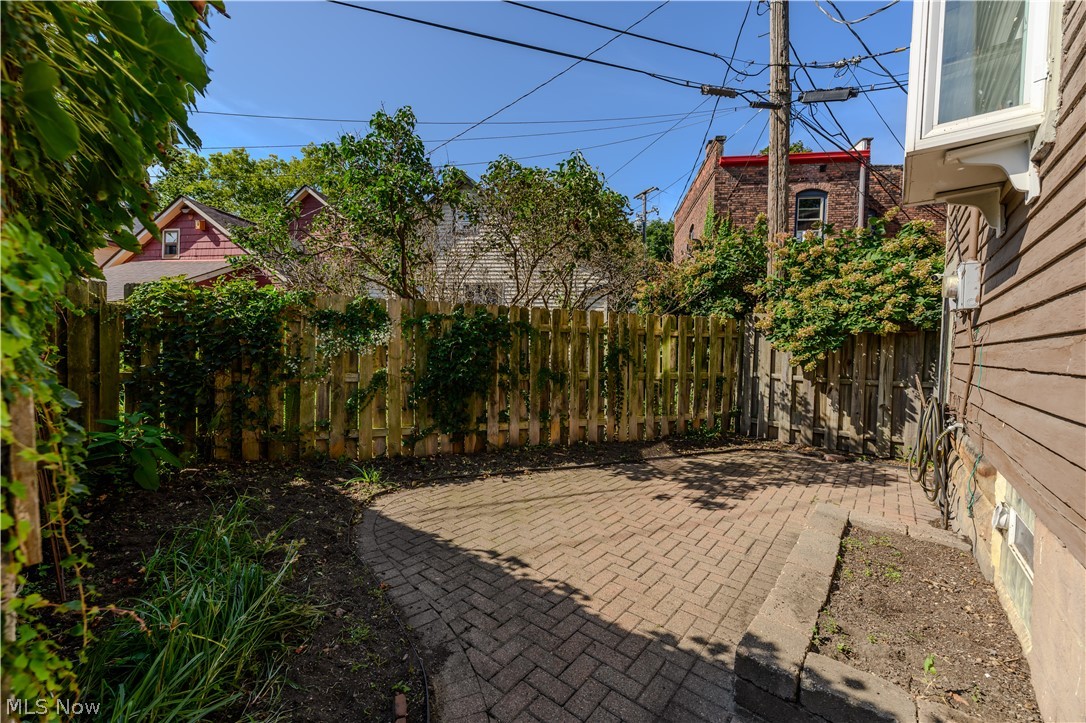 4209 Woodbine Avenue Cleveland OH 44113