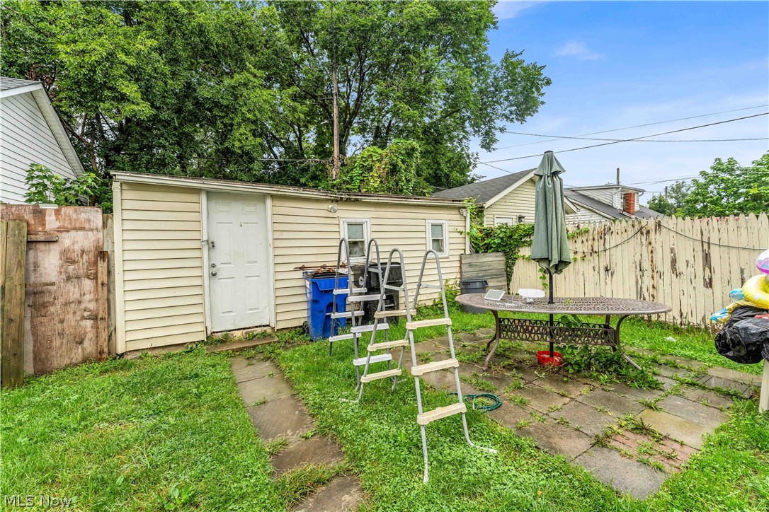 3056 W 104th Street Cleveland OH 44111