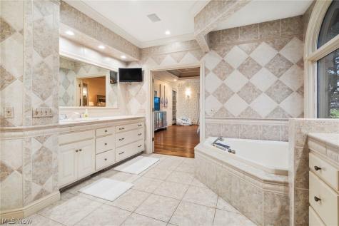 6274 Bertram Avenue NW Canton OH 44718