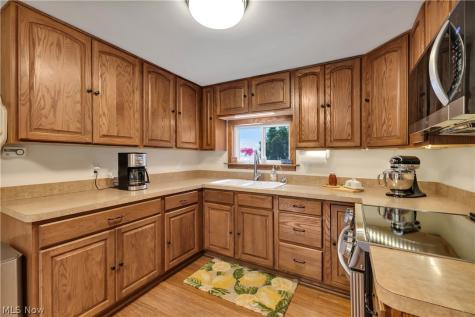 8704 Columbia Road Olmsted Falls OH 44138