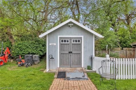 8704 Columbia Road Olmsted Falls OH 44138
